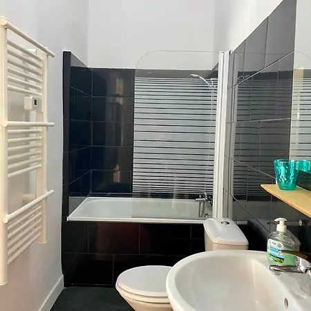 Apartment T2 De 48m2 A 300m Du Centre