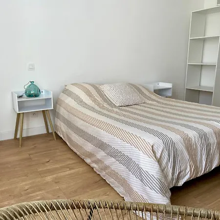 Apartment T2 De 48m2 A 300m Du Centre