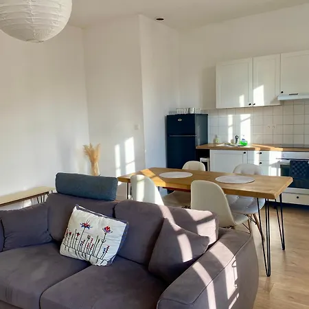 Apartment T2 De 48m2 A 300m Du Centre *